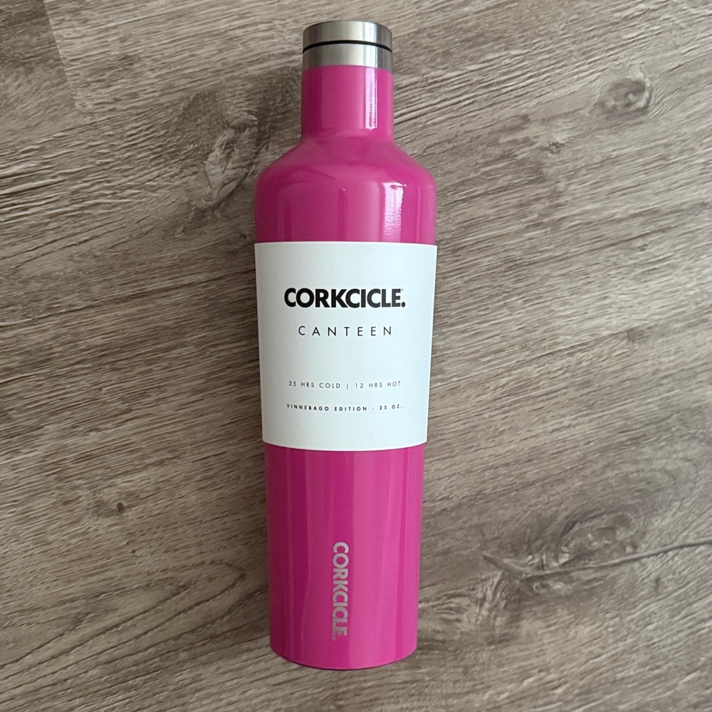 NWT 🍷 Corkcicle Vinnebago Canteen ✨